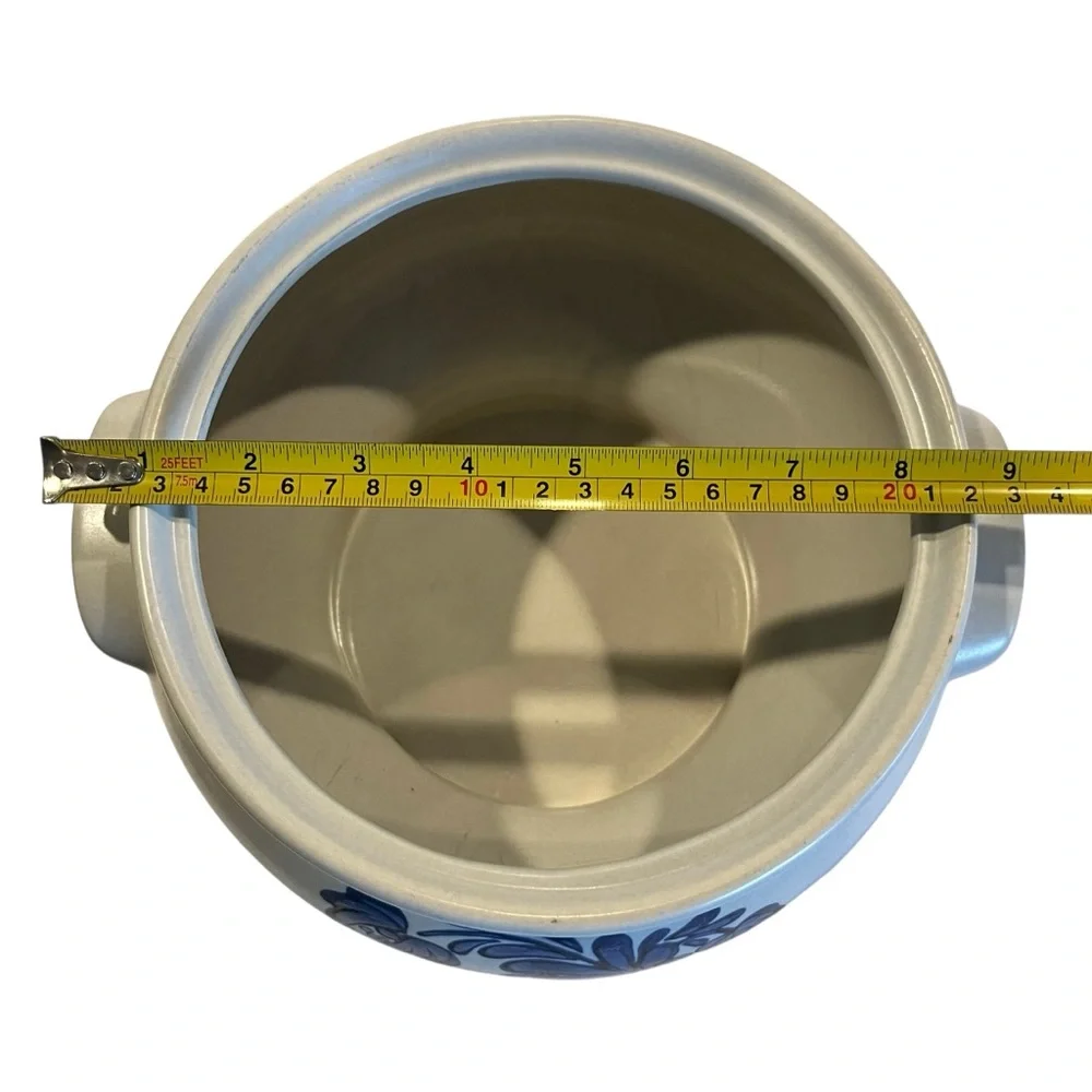 Pfaltzgraff Soup Tureen Yorktowne Stoneware Large Pot - Picture 9 of 9